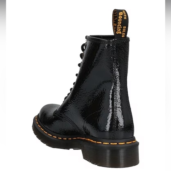 New Dr. Martens distressed patent leather boots size - 8US L - Picture 3 of 7